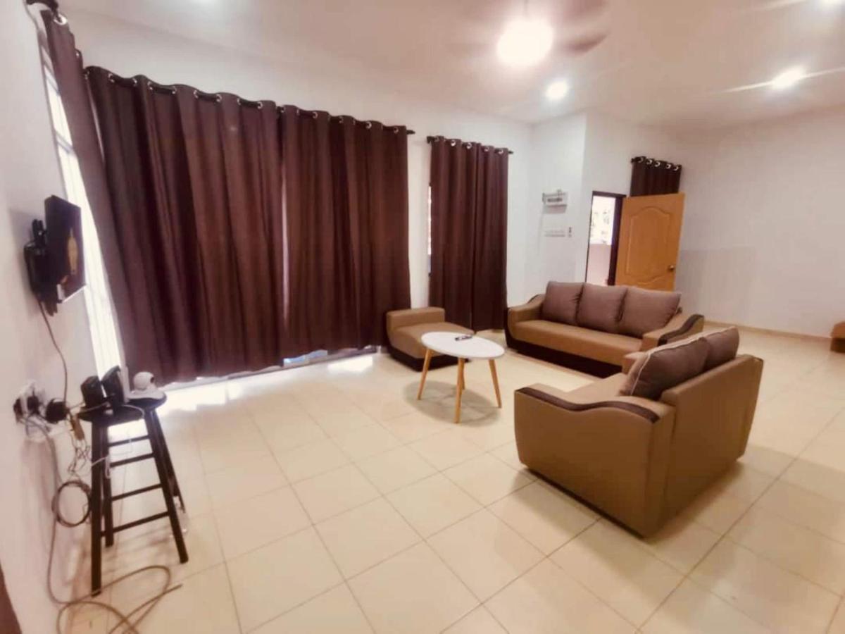 Oyo Homes 90524 D'J Pegaso Serom Homestay مُوار المظهر الخارجي الصورة