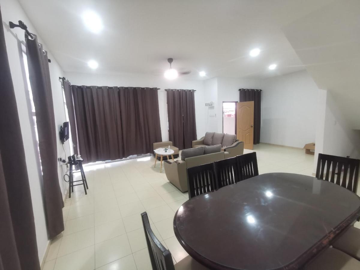 Oyo Homes 90524 D'J Pegaso Serom Homestay مُوار المظهر الخارجي الصورة