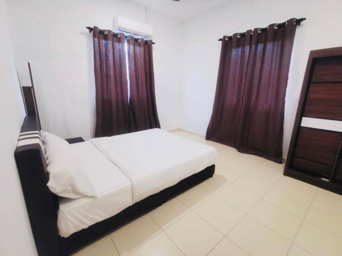 Oyo Homes 90524 D'J Pegaso Serom Homestay مُوار المظهر الخارجي الصورة