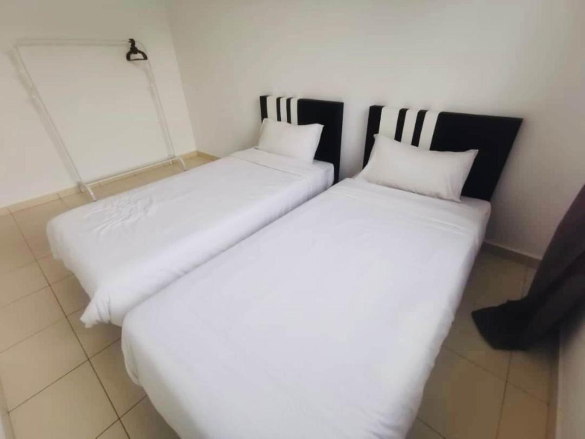 Oyo Homes 90524 D'J Pegaso Serom Homestay مُوار المظهر الخارجي الصورة