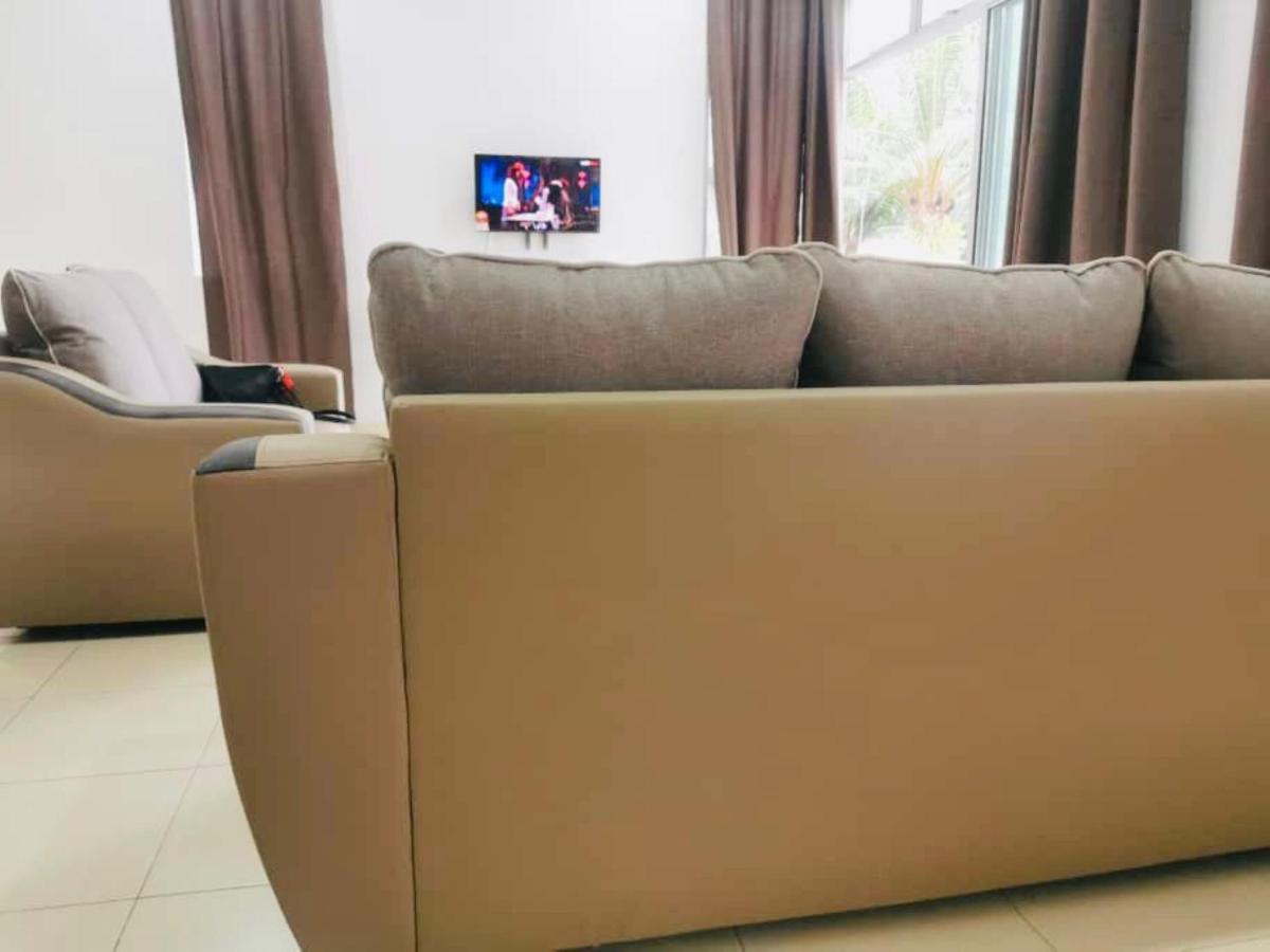 Oyo Homes 90524 D'J Pegaso Serom Homestay مُوار المظهر الخارجي الصورة
